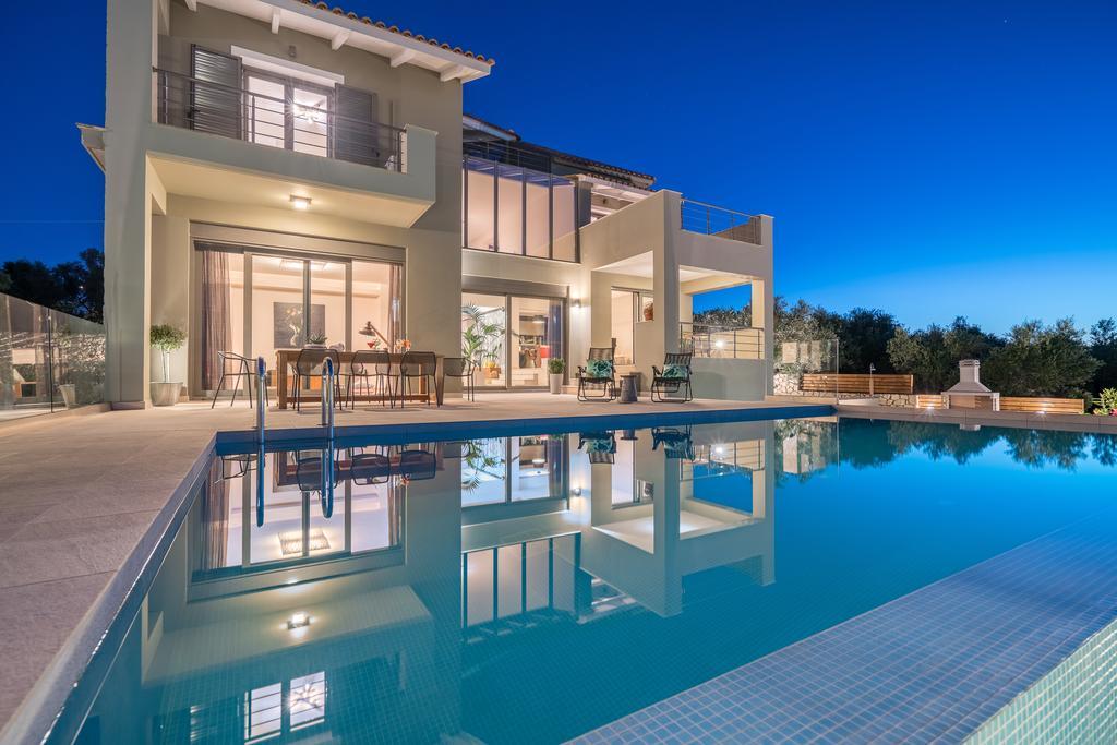Akemi Luxury Villa Циливи Экстерьер фото